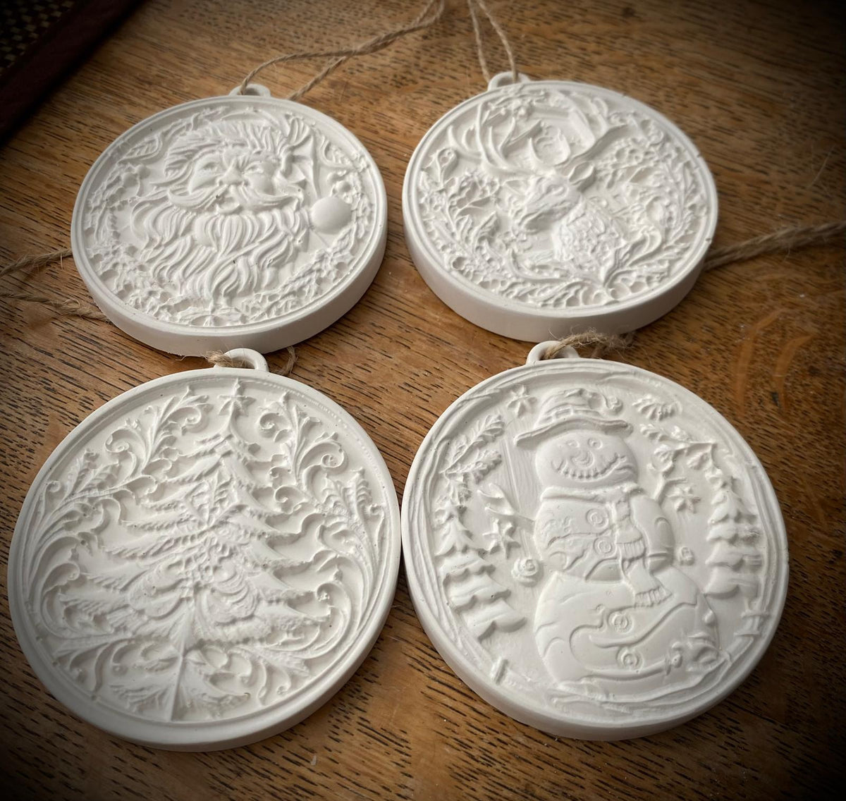 Set of 4 Traditional Christmas Scene Ornaments